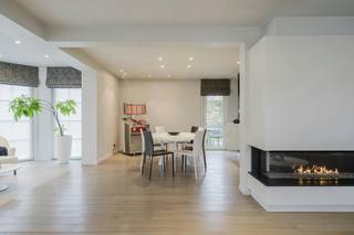 Schitterende villa in de Leuzestraat 32 te Bellegem te koop. De rustige straat zorgt voor een aangenaam gevoel van privacy. De groene...