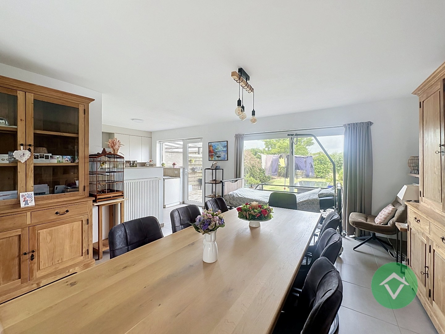 Recente gezinswoning met 3 slaapkamers, garage en landelijk uitzicht te huur in Eernegem - foto 4