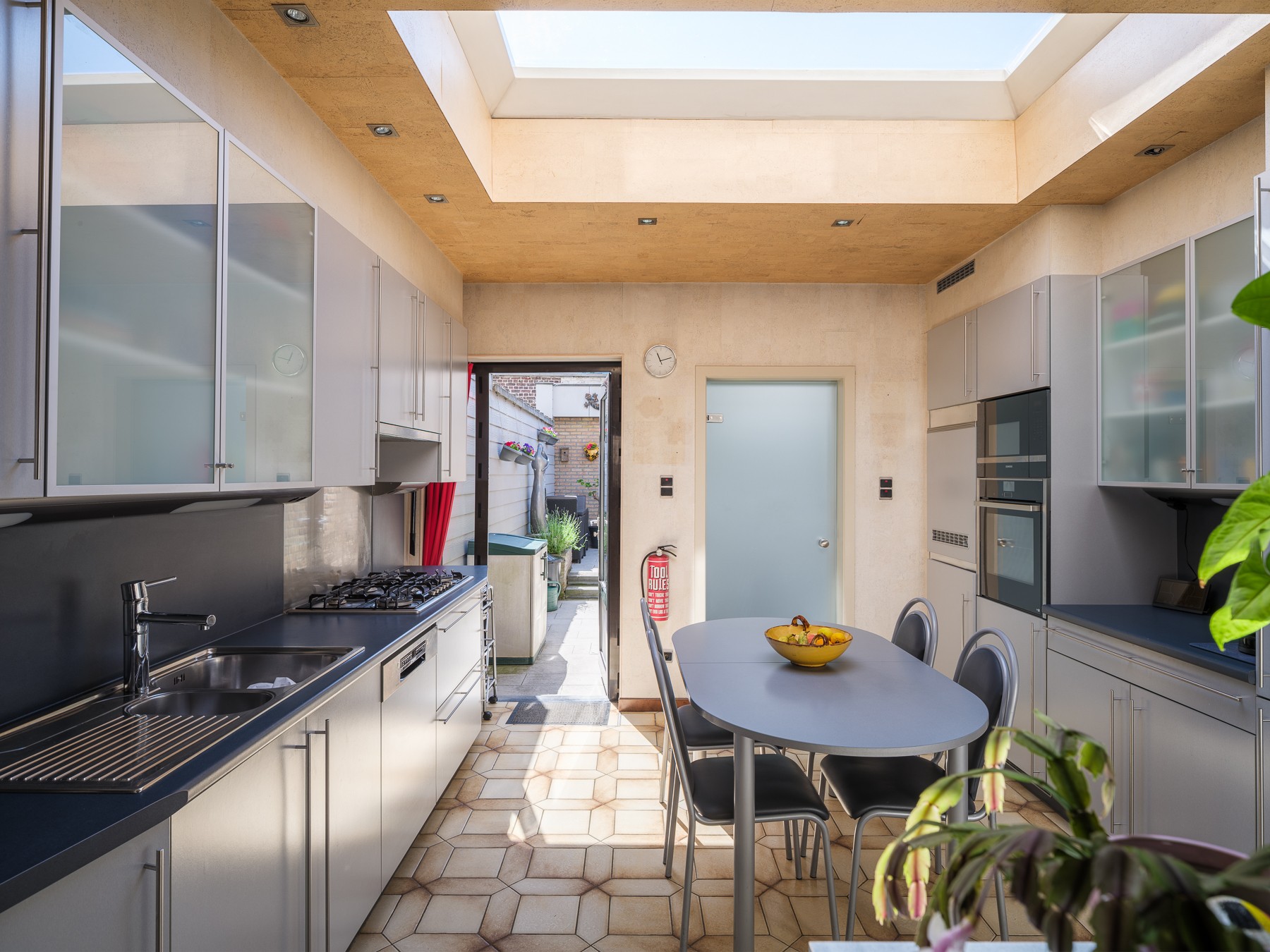 Instapklare stadswoning met 4 slaapkamers en topligging in Gent! - foto 5