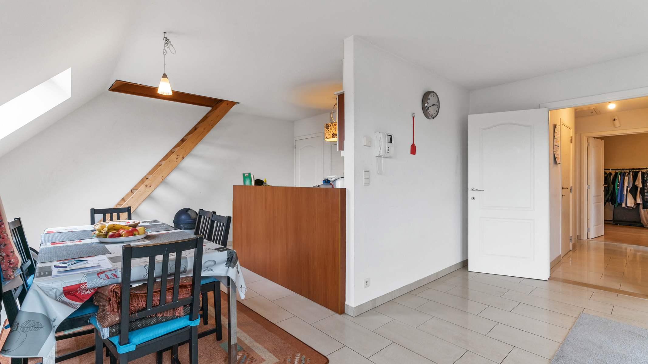 Gezellig dakappartement op de derde verdieping met twee/drie slaapkamers. - foto 5