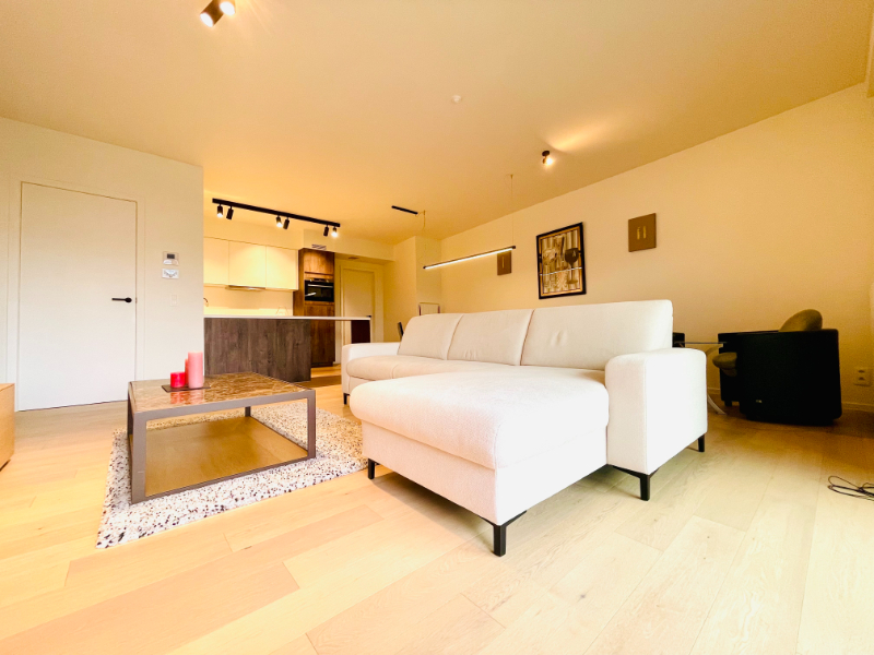 Volledig uitgerust en bemeubeld twee slaapkamer appartement in het hartje van Deinze - foto 4