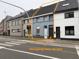 Strategisch gelegen gezellige familiale woning.<br /><br />✅ De inkom heeft een bureel en/of bergruimte voor fietsen ea.<br />✅ De keuken is modern en ingericht en beschikt over een lichtrijke eethoek.<br />✅ De living heeft zicht op de tuin en overdekt terras<br />✅ De tuin is bereikbaar via een zij-ingang<br />✅ 3 slaapkamers + een zolder<br />✅ Badkamer met inloopdouche.<br /><br />Op een paar afwerkingen na , instapklaar !