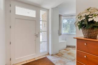 Te koop: Exclusieve villa in Kraainem Adres: Sint-Antoniuslaan 17, 1950 Kraainem Vraagprijs: €1.325.000 Bewoonbare oppervlakte: 411 m² EPC-score:...