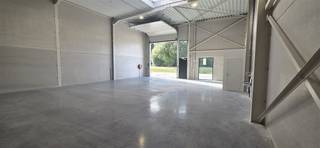Nieuwe KMO-unit, vlak bij Leuven, rustig gelegen, maar erg vlot bereikbaar.Oppervlakte 198 m² (12 m x 16,5 m) met een vrije hoogte van 6 meter. Deze...