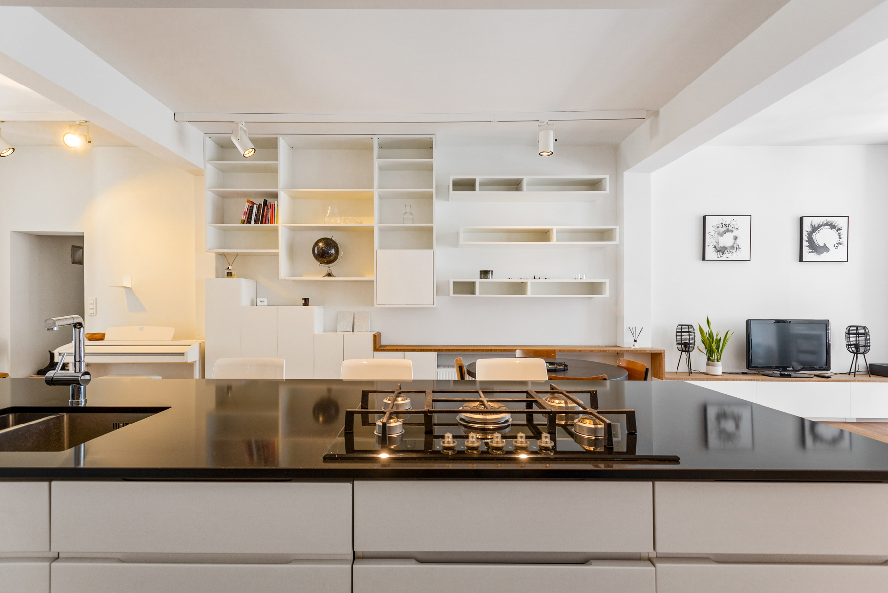 Stijlvol appartement met groot terras en veel berging - foto 1