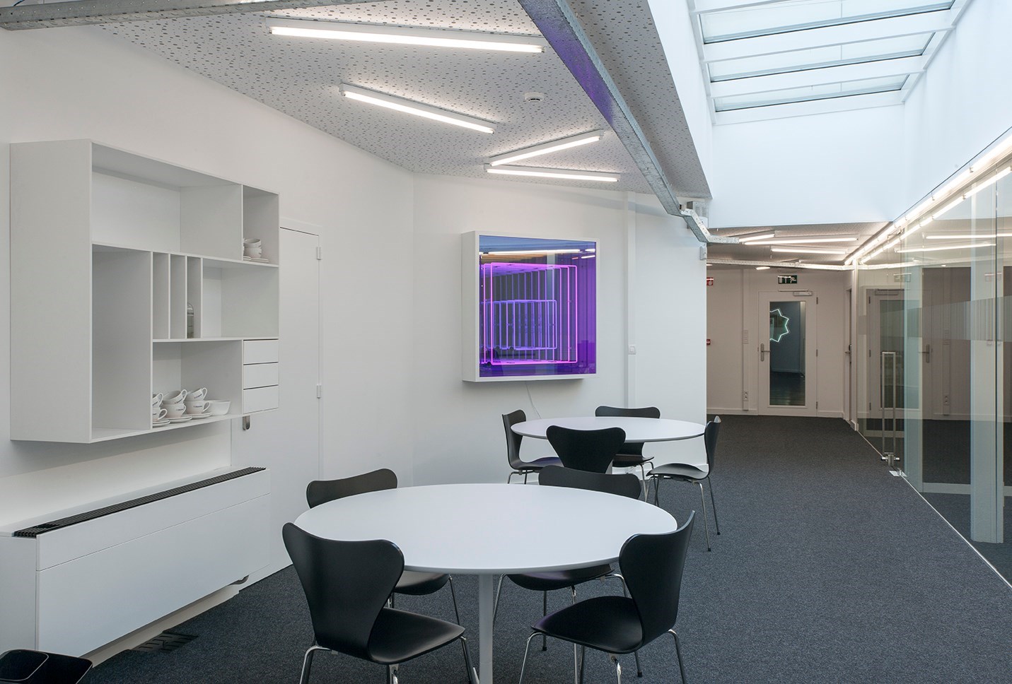 Instapklare kantoorruimte (32 m²) met parking en alle faciliteiten inclusief, Torhout. - foto 4