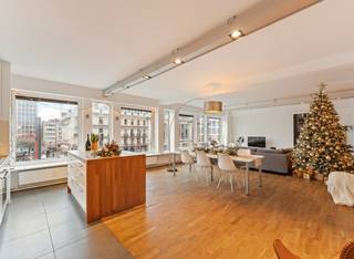 Dit stijlvolle appartement biedt een ideale combinatie van comfort en investering. Gelegen op een toplocatie, heb je een prachtig uitzicht op...