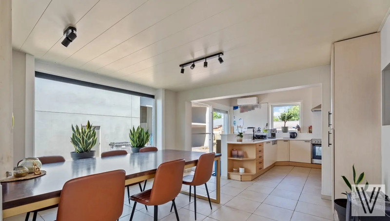 Instapklare gezinswoning met ruime loods op een perveel van 2560 m² - foto 5