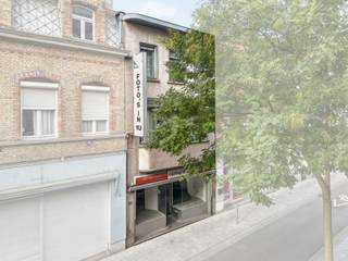 Zoekt u een commercieel gelegen handelspand in het centrum van Izegem? Dit charmante pand biedt niet alleen een ruime woonst met vier...