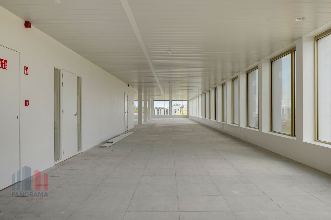 Unieke kantoorruimte op absolute toplocatie met visibiliteit van de R4 - foto 2