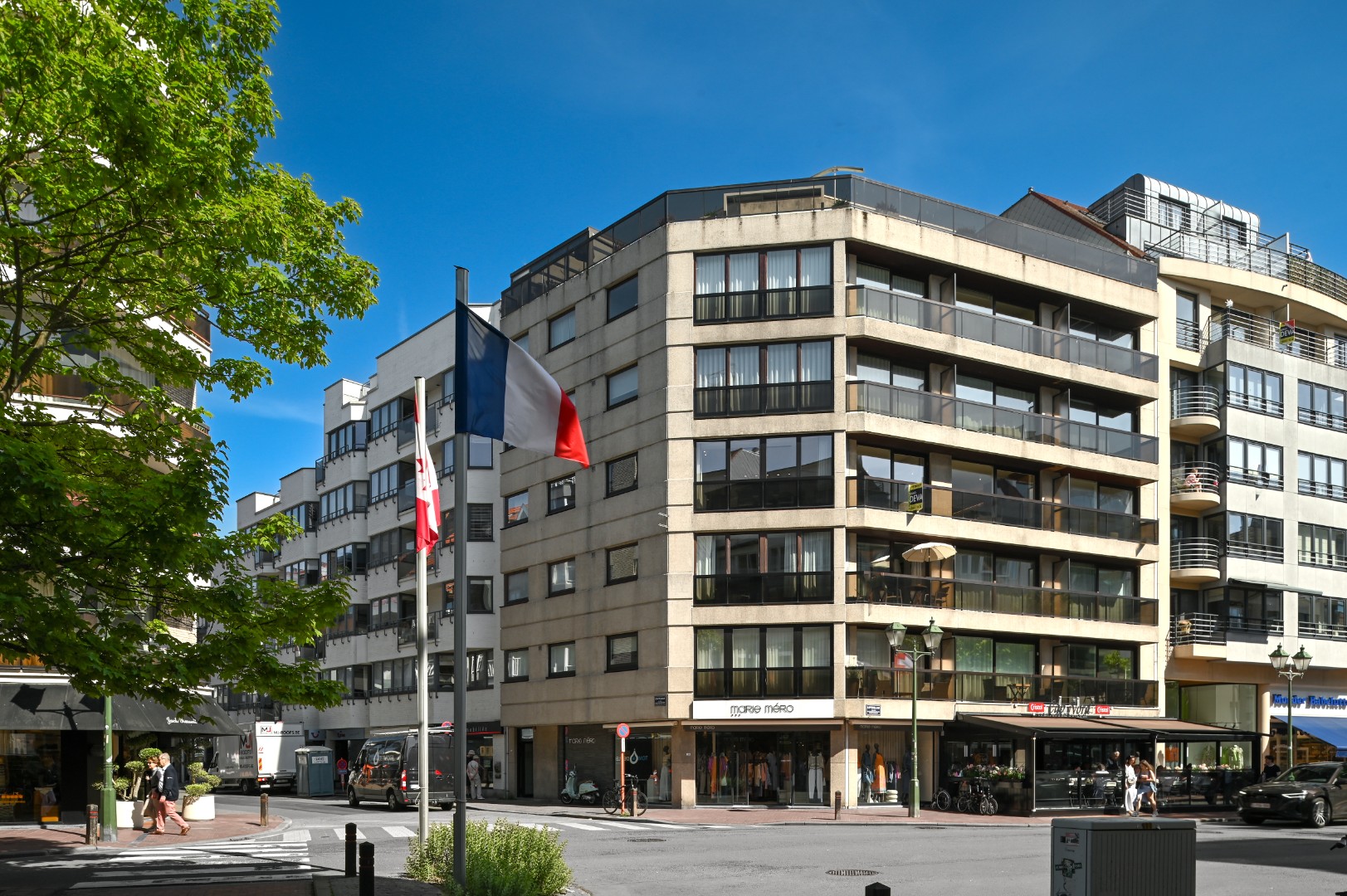 Apartment for sale in Knokke-Heist with 4 bedrooms - photo 4
