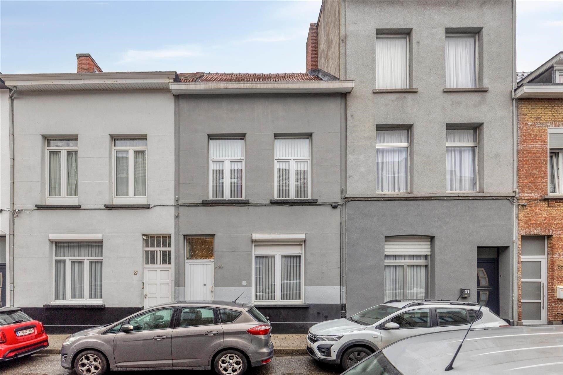 Charmante woning met 4 slaapkamers en koer - foto 4