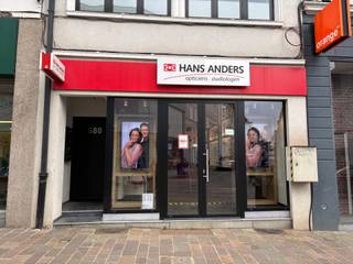 Espace commercial stratégiquement situé dans la meilleure partie de la chaussée d'Alsemberg dans le centre d'Uccle.Enseignes à proximité : H&M,...