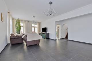 Deze gezinswoning is gelegen in de Opdorpstraat te Malderen (Londerzeel), op een gunstige locatie nabij openbaar vervoer, winkels en scholen.De...