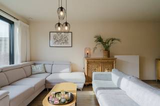 In de gegeerde en recente woonwijk Langwater te Kortrijk bevindt zich deze moderne en instapklare woning die comfort, ruimte en...