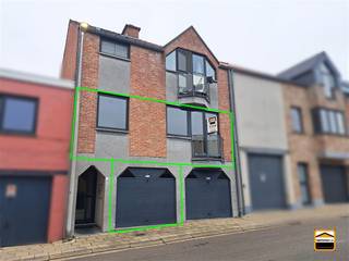Rustig gelegen appartement met 2 slaapkamers en garagein het centrum van Borgloon.Geen algemene onkosten! Het appartement is gelegen op de 1ste...