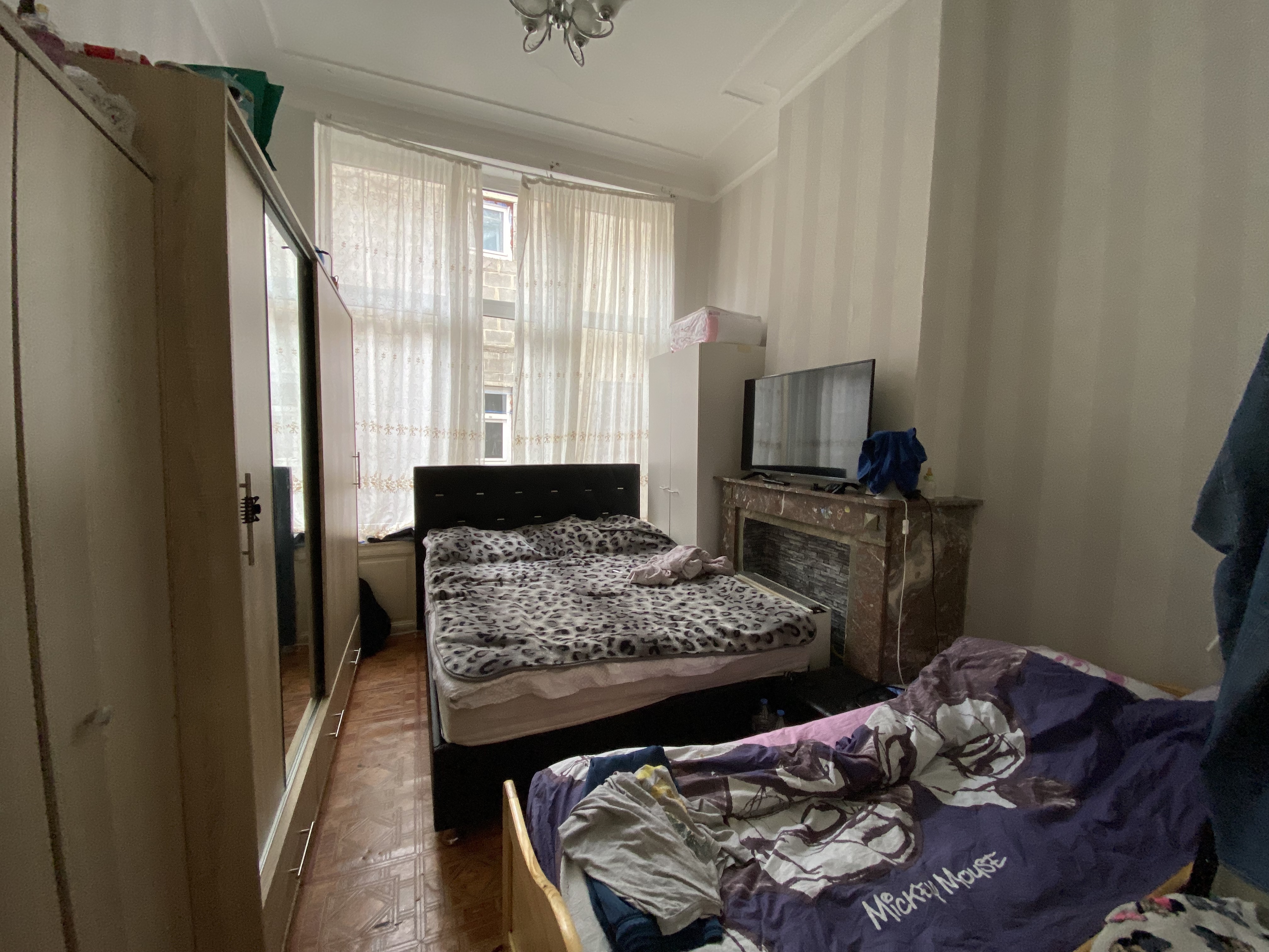 OPBRENGSTEIGENDOM MET HANDELSRUIMTE EN APPARTEMENTEN - foto 4