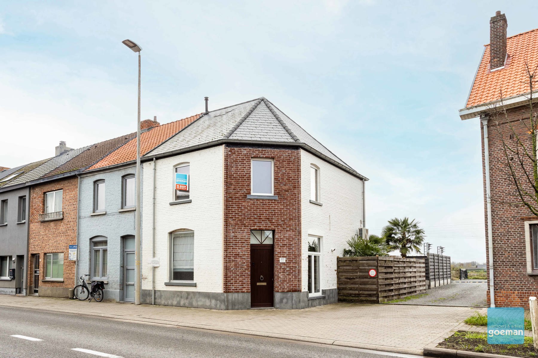 Gerenoveerde woning met 3 slaapkamers te Schoonaarde - foto 1