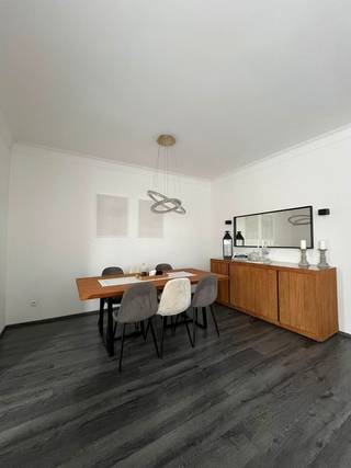 Instapklare / gerenoveerde Appartament met 2 slappkamers, 1badkamer, 1wc, terras, 2 ruime kelders, gelegen in een goeie locatie, ligging biedt snelle toegang tot belangrijke invalswegen.
