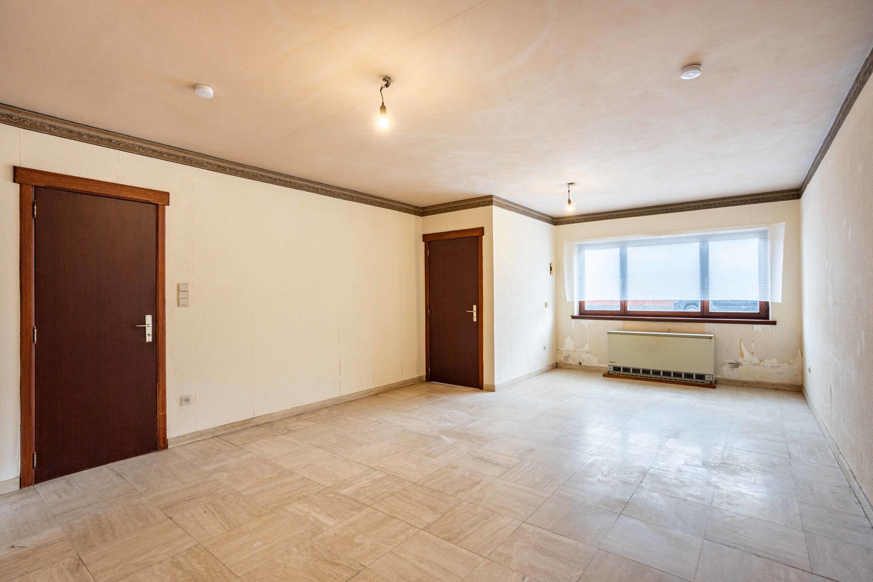 Gesloten bebouwing met garage en drie slaapkamers.  - foto 4