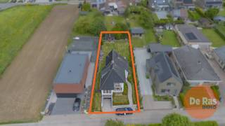 EERSTE BEZOEKDAG ZAT. 13/06 VAN 9U TOT 13U (enkel op afspraak!).HERZELE - Karaktervolle villa in een landelijke omgeving met centrale ligging.Deze...