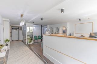 Découvrez cet espace de bureau attrayant et idéalement situé dans le cœur dynamique de Saint-Gilles, à proximité immédiate de l’Avenue Louise,...
