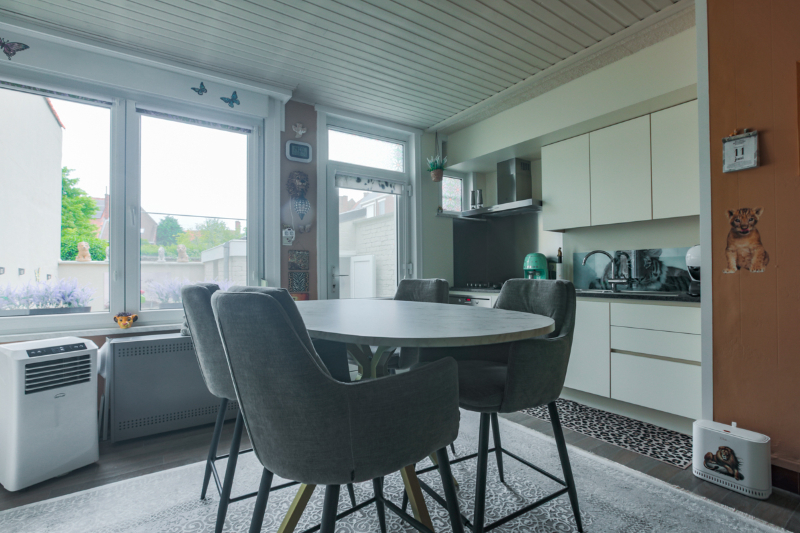 Rustig gelegen woning met 3 slaapkamers en tuinterras op een steenworp van het albertpark en de Leieboorden. - foto 5