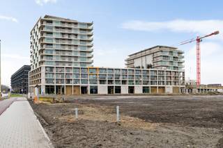 Op zoek naar een plek waar wonen meer betekent dan gewoon thuiskomen? Dit lichtrijke 2-kamer appartement combineert een doordachte indeling,...