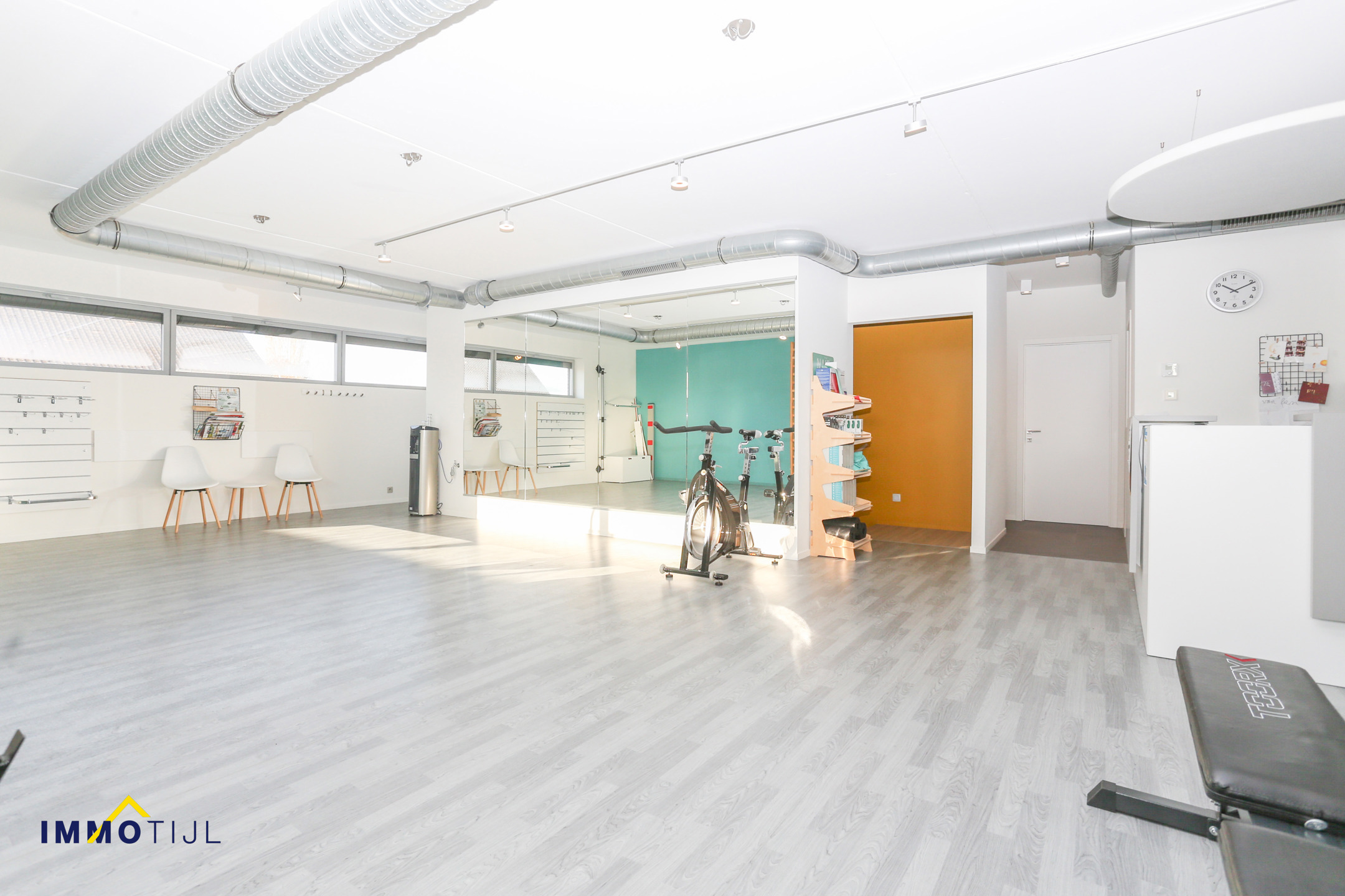 Commerciële ruimte/kantoor te huur in Hamme! - foto 1