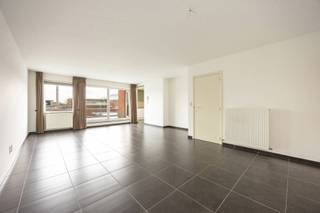 Bent u op zoek naar een comfortabel en goed gelegen appartement met buitenruimte en garage? Dan is deze woonst aan Minderhoutdorp 26a beslist...