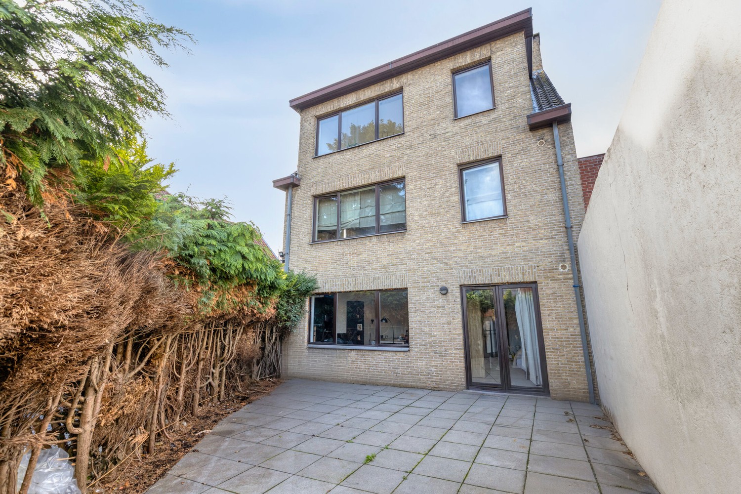 OPBRENGSTEIGENDOM MET 5 APP, 4 GARAGES &amp; HANDELSZAAK - foto 5