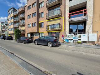 Met zicht op de Dender en vlakbij de markt van Geraardsbergen vindt u dit verrassend ruime appartement. Op een centrale ligging, met winkels, horeca,...