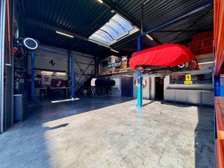 Op de grens van Wielsbeke en Oostrozebeke, kan u deze recente loods + parkeerplaats terugvinden.  Deze loods ligt nabij belangrijke invalswegen en is...