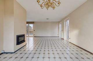 Située dans le cadre rural et prisé de Glabbeek, cette spacieuse villa offre une surface habitable de 220 m² et se trouve sur un beau terrain de...