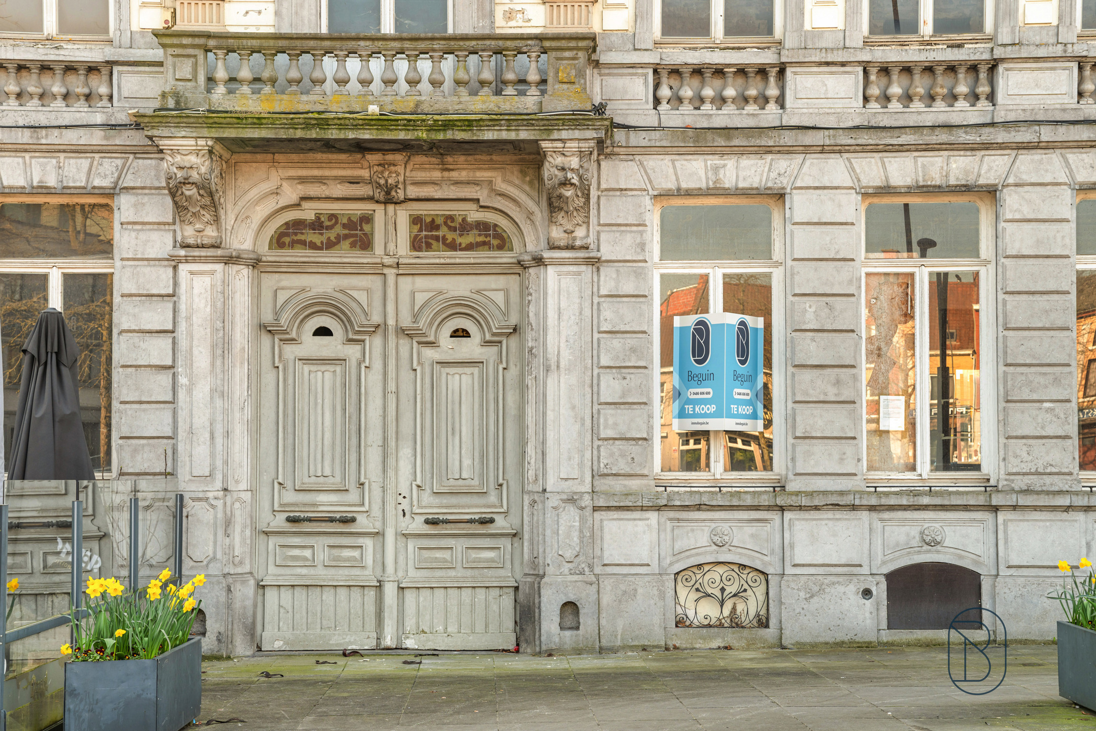 Op de MARKT van RONSE: prachtige HERENWONING met potentieel. - foto 4