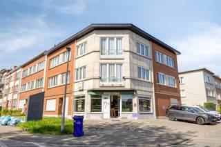 <p>This two bedroom apartment stands out due to its bright interiors, practical layout and central location.</p><p></p><p>Upon entering, you are welcomed by a spacious entrance hall that connects the different rooms of the apartment. The bright living room benefits from natural light and offers ample space for a cosy seating area and dining space, creating a warm and comfortable living environment. The kitchen is practical and provides direct access to the balcony</p><p></p><p>The apartment features two full-sized bedrooms that can be used flexibly as bedrooms, a home office or hobby room. The bathroom is fitted with a shower and washbasin. In addition, there is a separate toilet and a practical storage room, adding extra convenience.</p><p>A private cellar is also included, offering valuable additional storage space.</p><p></p><p>With an EPC of 209 kWh/m² and label C, this apartment offers a good balance between comfort and energy performance. Its central location and functional layout make it suitable for a wide range of buyers. There is no lift in the building.</p><p></p><p>To arrange a viewing, please contact us via our website.</p>