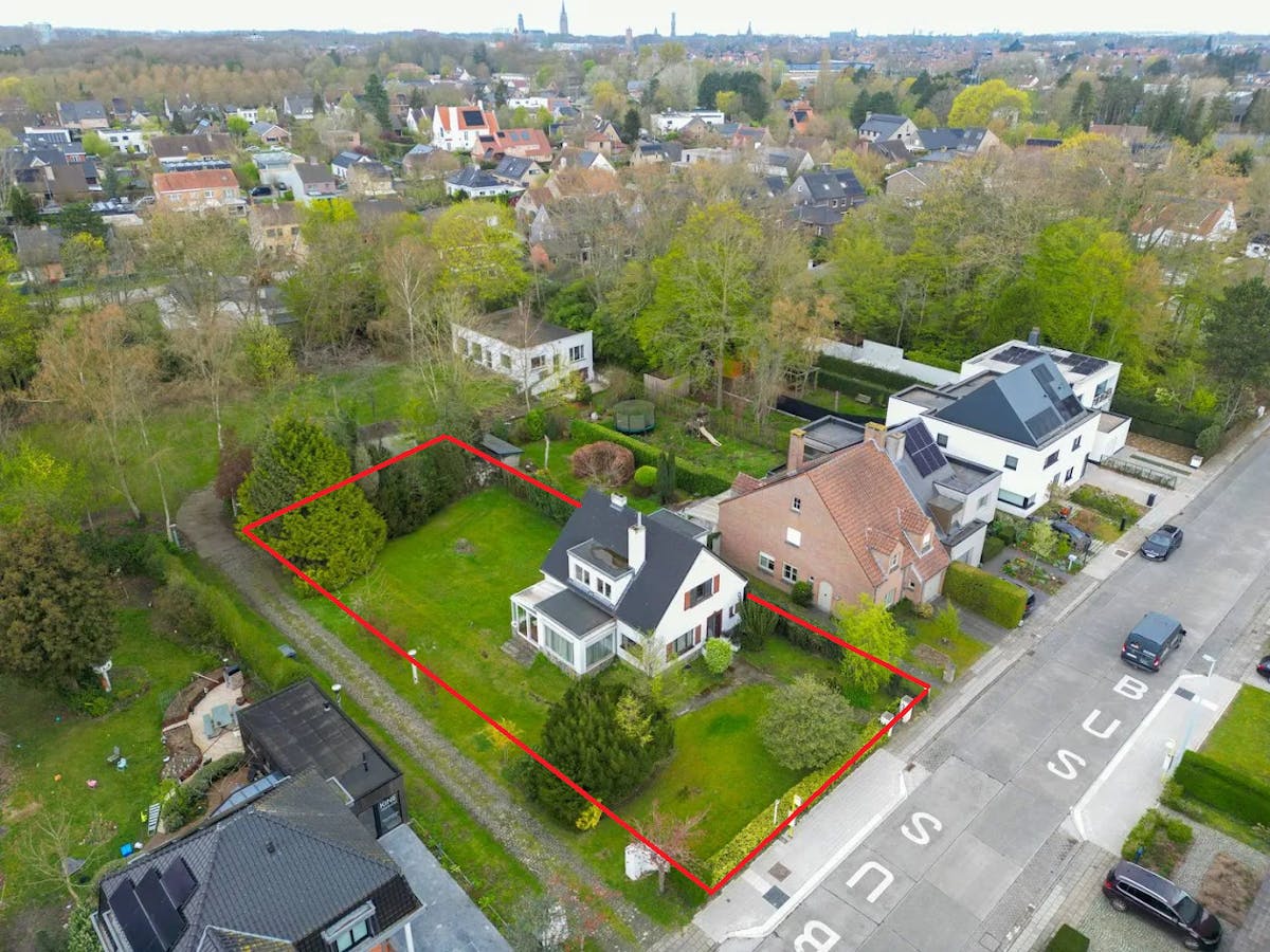 4 bedroom house to renovate in Assebroek - photo 3