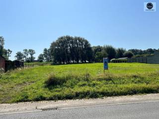 <p><span>PLOT OF LAND WITH AN AREA 14 ARE 61 CA</span></p><p><span>Target price: 149,000 euros</span></p><p><span>This very quietly located plot of land, next to No. 30 is suitable for a semi-detached building.</span></p><p><span>Width: front 18.02 m, rear 18 m</span></p><p><span>Depth on the left 81.06 m, right 81.31 m</span></p><p><span> </span></p><p><span>The land is ready for building.</span></p><p><span> </span></p><p><span>Urban development excerpt/information on request!</span></p><p><span> </span></p><p><span>For more info or visit call 0475/51.40.73 or send an email to info@svena.be</span></p><p><span> </span></p><p><span>These data are purely informative and we cannot be held liable for any inaccuracies.</span></p><p><span>The living space is only indicative.</span></p><p><span> </span></p>