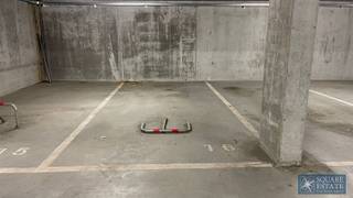 Parkeerplaats te huur in een beveiligd nieuwbouw in Strombeek-Bever. Voor meer informatie of een bezoek, neem contact op met het nummer 02/460.42.01...