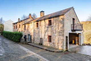 Située dans un cadre exceptionnel au sein du paisible village de Villers-aux-Tours (Anthisnes), cette maison 4 façades "Déposez vos valises"...