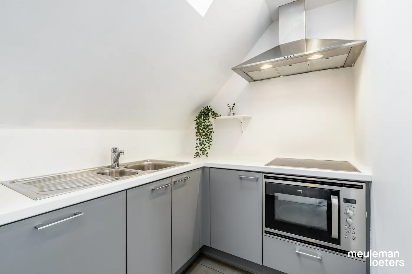Lichtrijk en eigentijds penthouse met drie slaapkamers, twee terrassen en overdekte parkeerplaats - foto 4