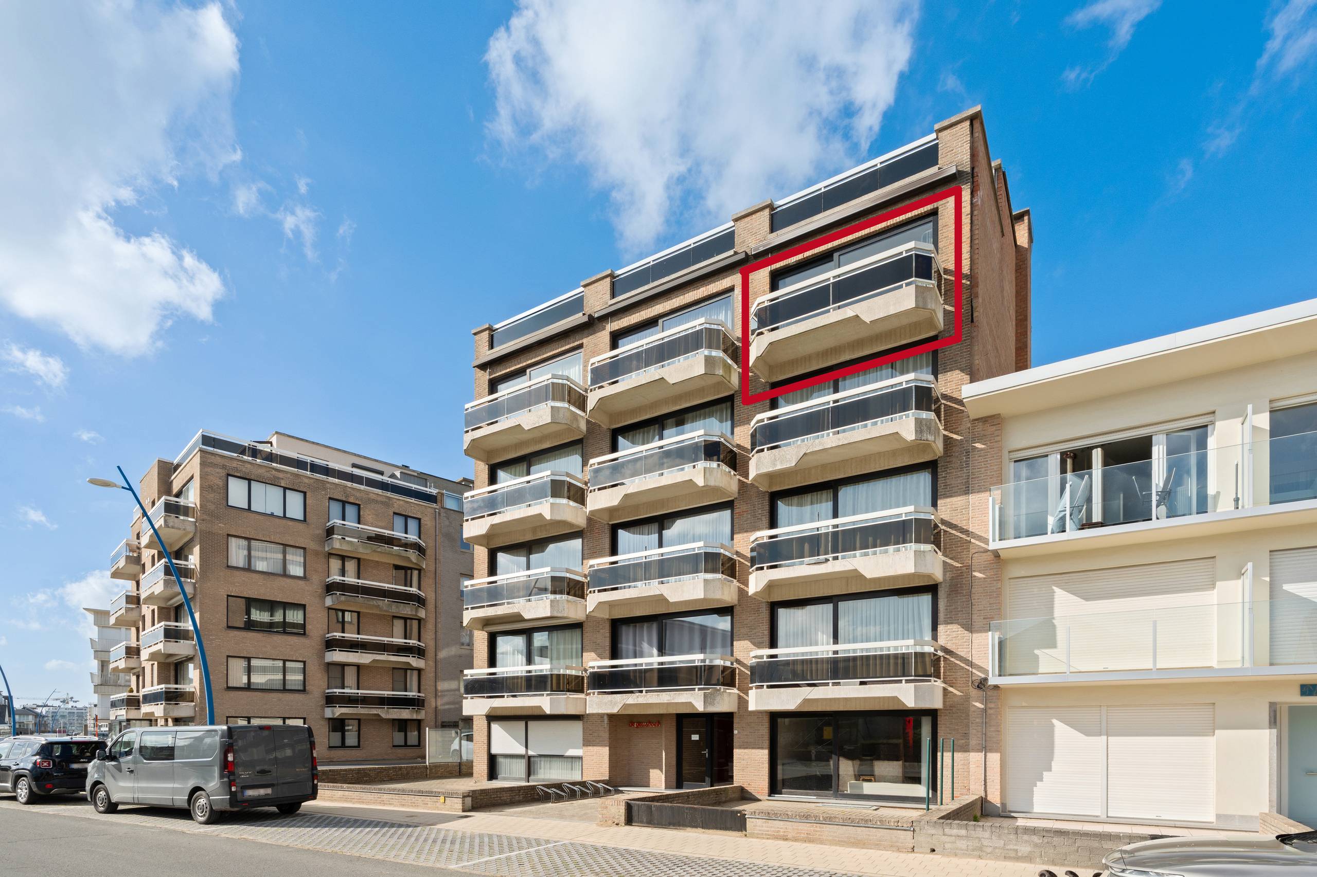 Appartement met zicht op duinen te koop in Sint-Idesbald! - foto 1