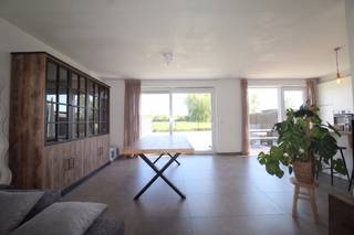 Energiezuinige nieuwbouwwoning te huur gelegen langs de Bloemkoolstraat 19 op de Tassche te Roeselare.Deze woning beschikt over alle...