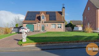 RESSEGEM - Ontdek deze charmante woning in fermettestijl, idyllisch gelegen op een residentiële locatie in het landelijke Ressegem. Hier geniet je...