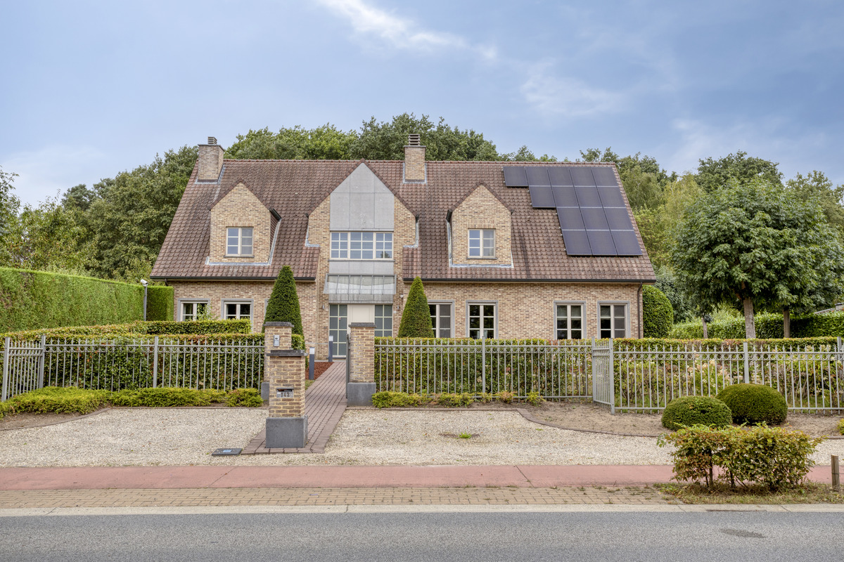 Riante villa te koop in Heusden-Zolder - foto 1