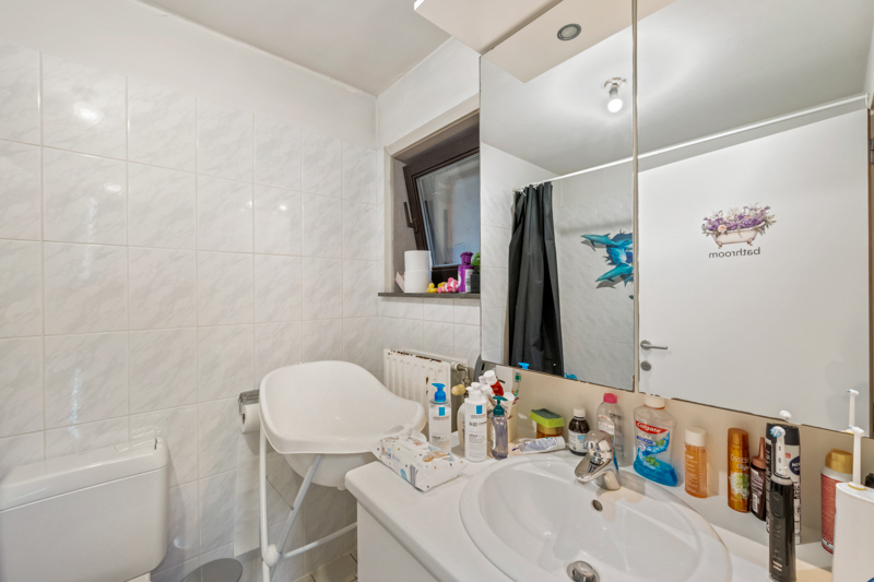 Roeselare : Instapklaar duplexappartement met zolder voorzien van 3 slaapkamers en zonnig terras! - foto 4