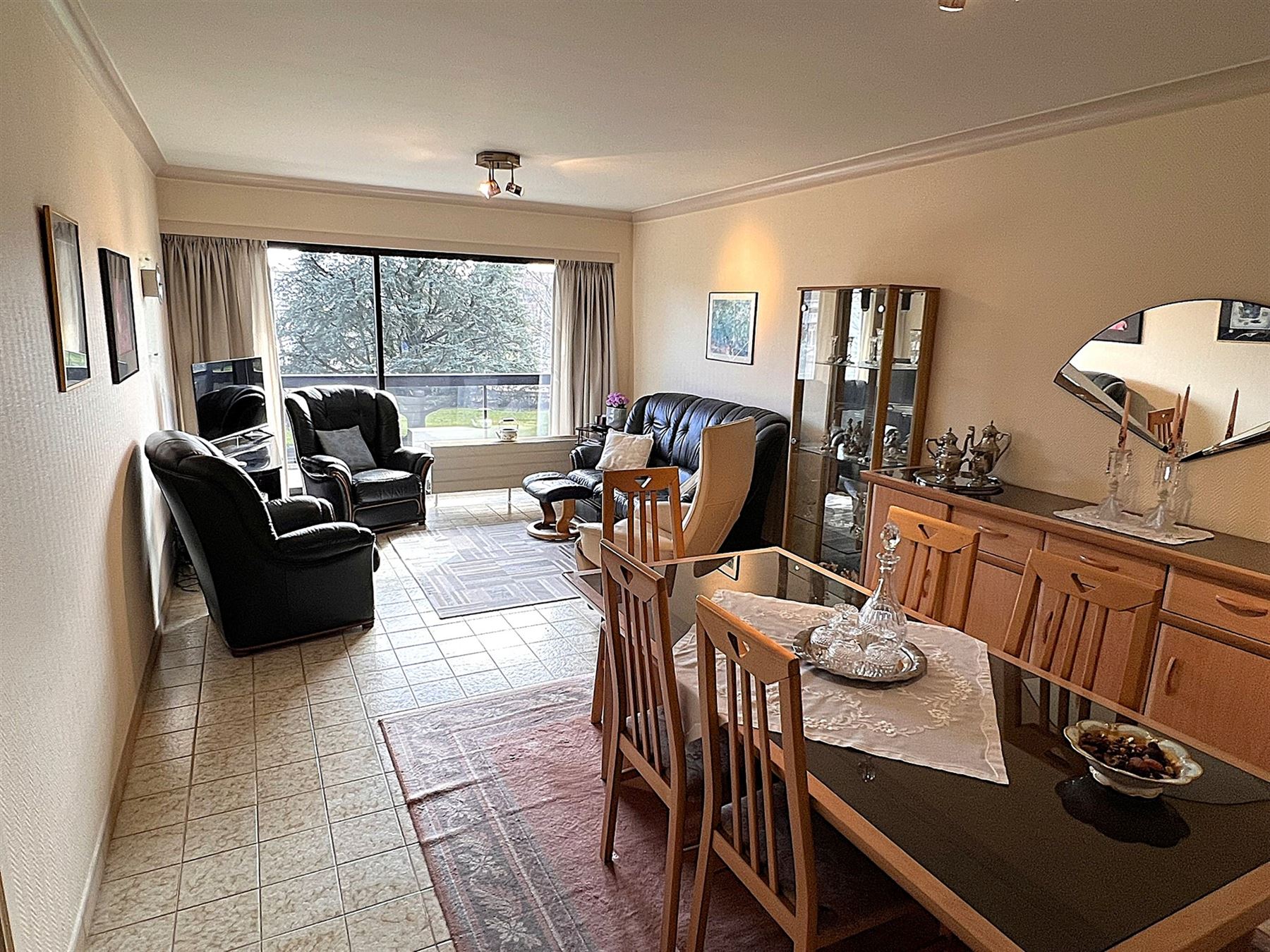 Appartement de 2 chambres bien entretenu avec place de parking - photo 2