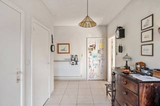 Gelijkvloerse woning op gegeerde topligging in Kalmthout-HeideDeze gelijkvloerse woning is gelegen op een uiterst gegeerde toplocatie in...