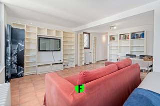 Deze studio is gelegen in de J. Van Maerlantstraat 85, op wandelafstand van zee en strand. We situeren ons op een boogscheut van centrum...