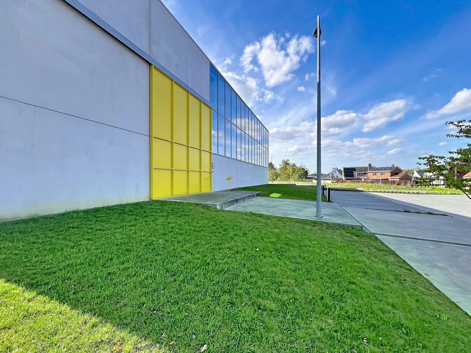Share-deal: duurzaam, strak en ecologisch HIGH-END afgewerkt bedrijfsgebouw (°2020) met productiehal en kantoren op een perceel van 5.069m². - foto 5